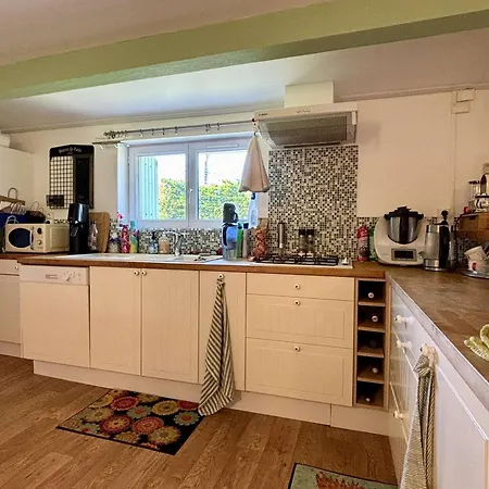 Maison Typique Avec Jardin, Proche Centre Et Pistes Cyclables, 5 Couchages, Animaux Admis, Menage Inclus - Fr-1-246a-320 *